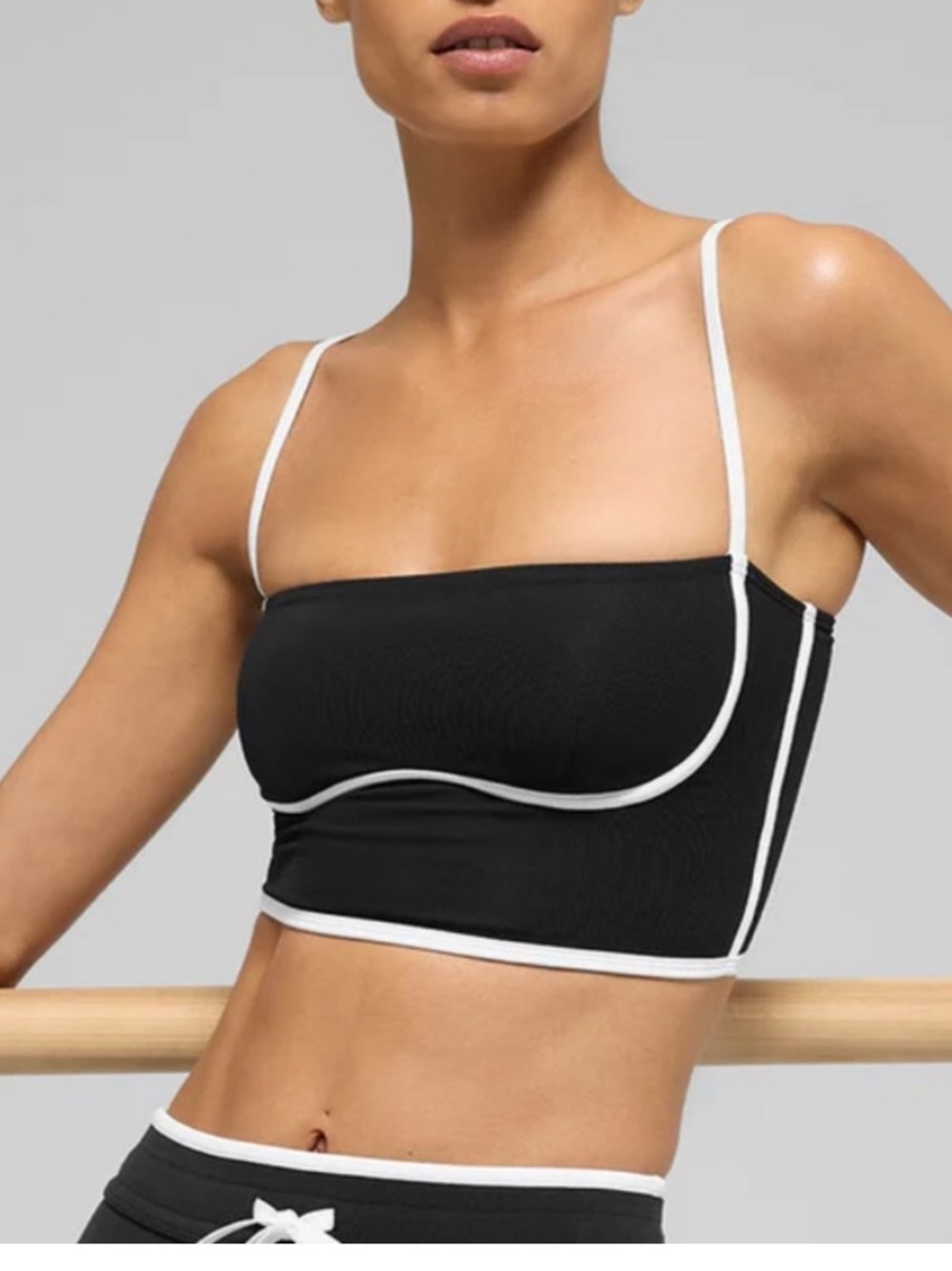 Alo yoga Black Contrast-Trim Cropped Top